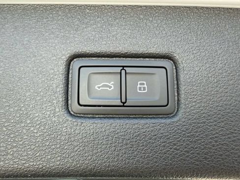 Used 2023 Audi Q7 2.0T Premium w/ Convenience Package AWD/4WD image 7