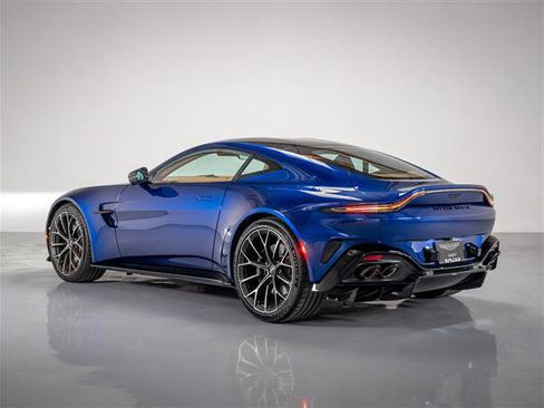 Used 2025 Aston Martin V8 Vantage Coupe image 2