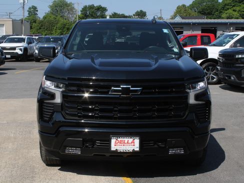 Used 2023 Chevrolet Silverado 1500 RST AWD/4WD image 2
