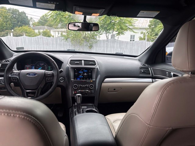 Used 2019 Ford Explorer XLT w/ Equipment Group 202A FWD image 19