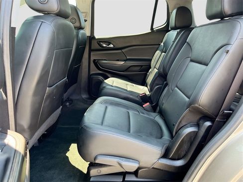 Used 2022 GMC Acadia SLT w/ Preferred Package image 26