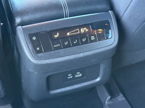 Used 2022 Nissan Pathfinder SV image 13