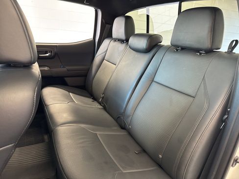 Used 2019 Toyota Tacoma TRD Off-Road image 41