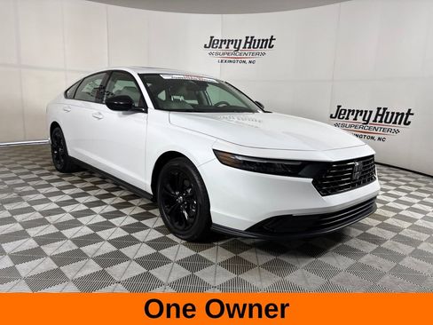 Used 2025 Honda Accord SE image 4