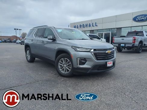 Used 2023 Chevrolet Traverse LT image 1