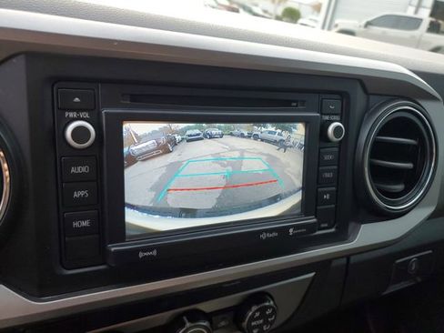 Used 2019 Toyota Tacoma TRD Sport image 21