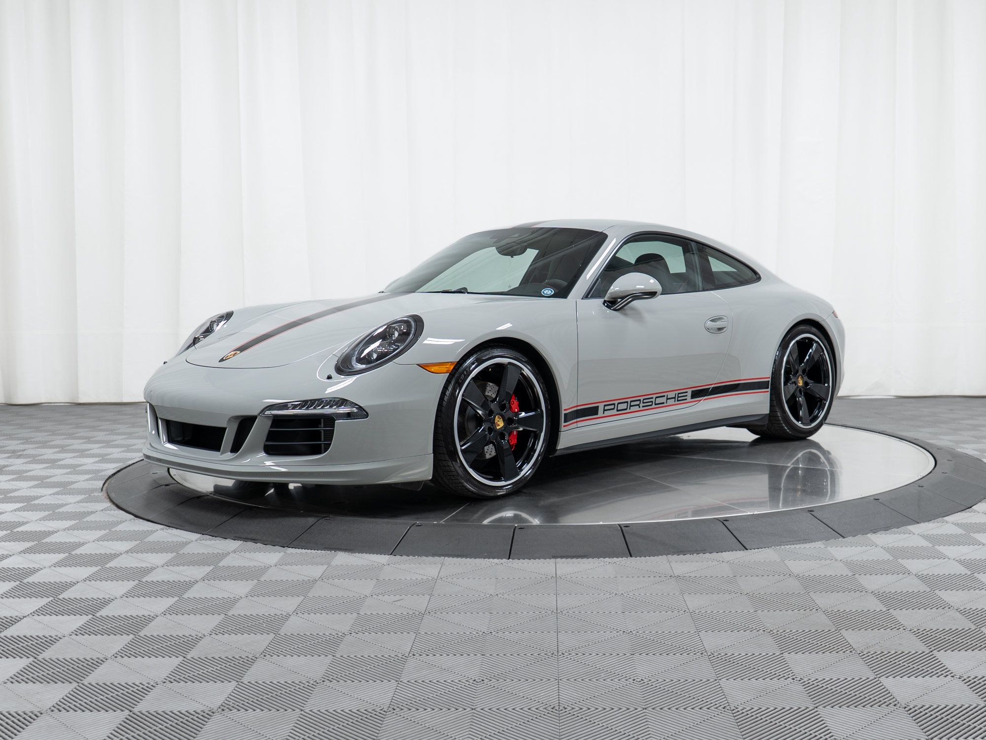 Certified 2016 Porsche 911 Carrera GTS RWD image 1