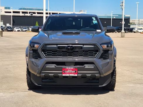 Certified 2025 Toyota Tacoma TRD Sport AWD/4WD image 2