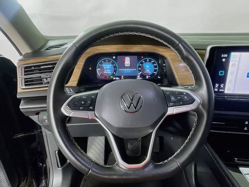 Used 2024 Volkswagen Atlas SE w/ Black Wheel Package AWD/4WD image 12