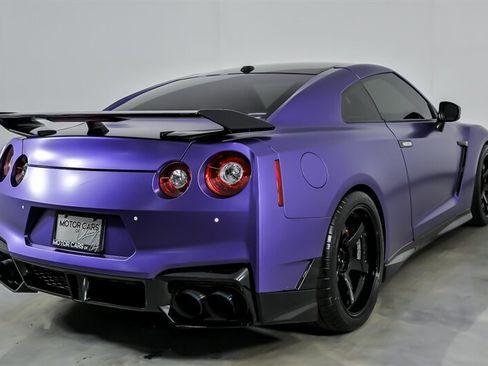 Used 2024 Nissan GT-R Premium w/ Premium Interior Package AWD/4WD image 12