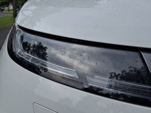 Used 2023 Land Rover Range Rover Sport SE AWD/4WD image 9