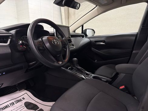 Used 2021 Toyota Corolla LE image 5