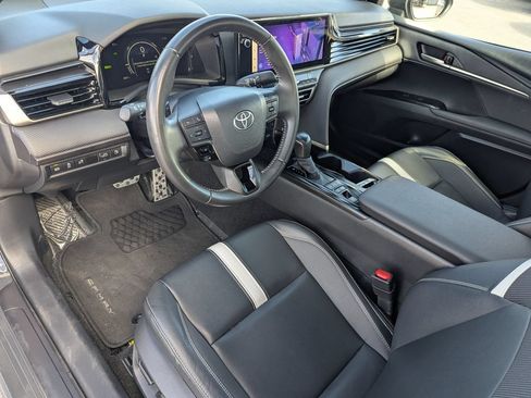 Used 2025 Toyota Camry SE w/ Multimedia Upgrade Package FWD image 23