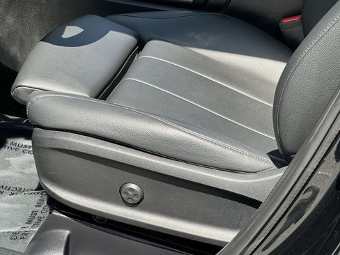 Used 2021 Mercedes-Benz GLB 250 image 19