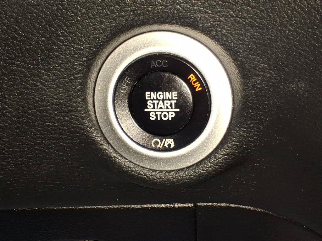 Used 2019 Chrysler Pacifica Limited FWD image 23