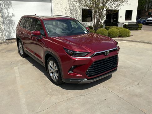 Used 2025 Toyota Grand Highlander FWD image 2