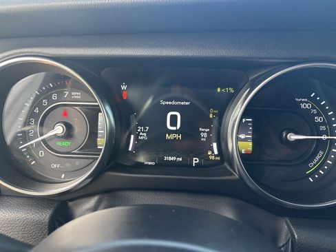 Used 2023 Jeep Wrangler Unlimited Sahara image 11