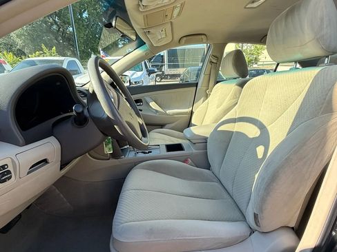 Used 2009 Toyota Camry LE FWD image 13