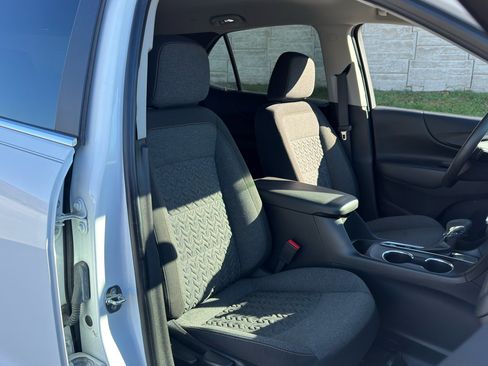 Used 2023 Chevrolet Equinox LT image 35