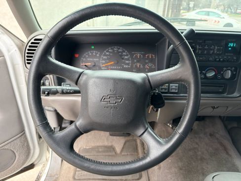 Used 1999 Chevrolet Suburban 4WD w/ Preferred Equipment Group 3 image 10