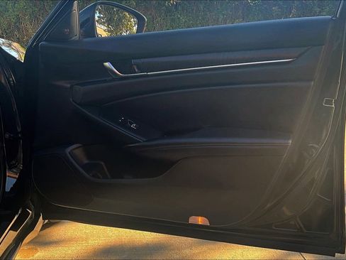 Used 2021 Honda Accord Touring image 24