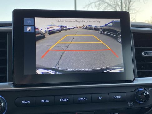 New 2025 Hyundai Venue SEL image 14