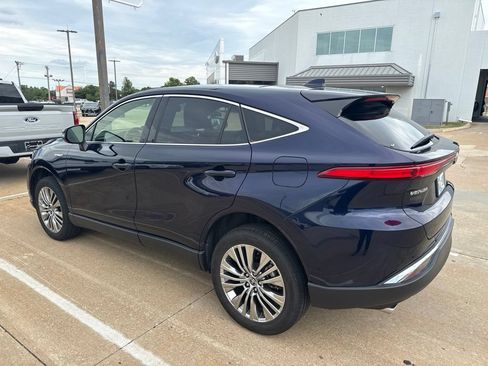 Used 2021 Toyota Venza Limited w/ Advanced Technology Package AWD/4WD image 6