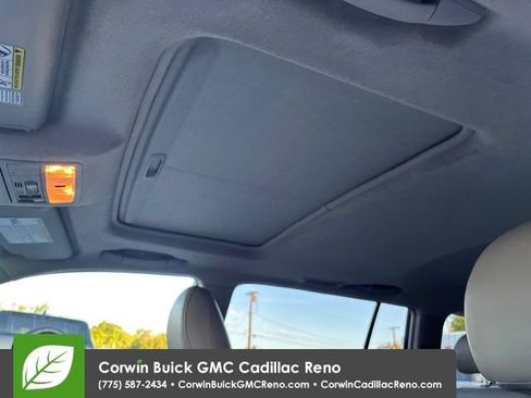 Used 2013 Toyota Highlander Limited AWD/4WD image 28