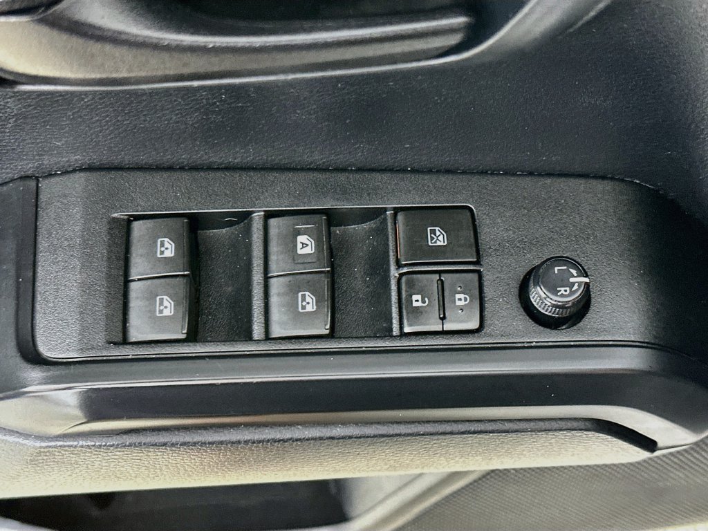 Used 2019 Toyota Tacoma SR w/ SR Convenience Package RWD image 19