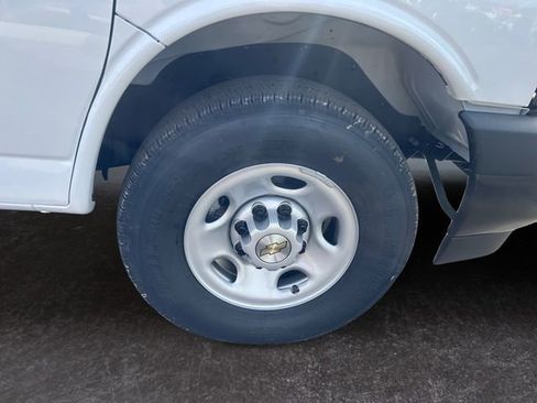 New 2025 Chevrolet Express 2500 Work Van w/ Driver Convenience Package image 26