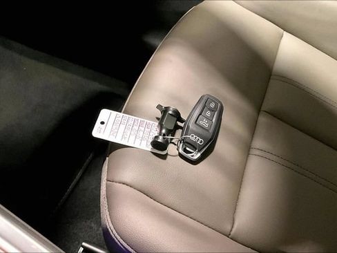Used 2025 Audi Q5 Premium w/ Convenience Package AWD/4WD image 11