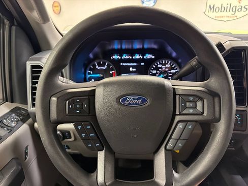 Used 2022 Ford F350 XLT w/ XLT Premium Package AWD/4WD image 17