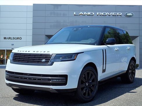 New 2025 Land Rover Range Rover SE image 1