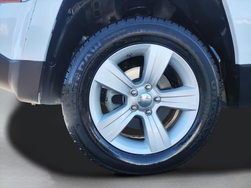 Used 2011 Jeep Patriot Latitude AWD/4WD image 33