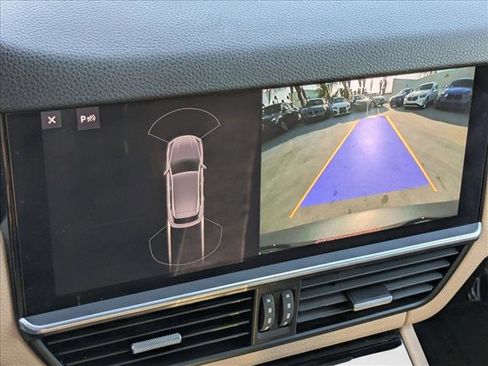 Used 2019 Porsche Cayenne image 14