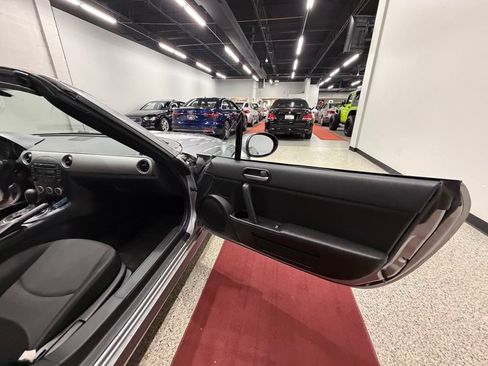 Used 2011 MAZDA MX-5 Miata Sport RWD image 33