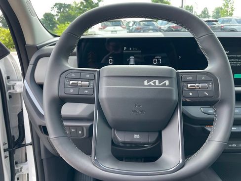 New 2027 Kia Seltos LX FWD image 13
