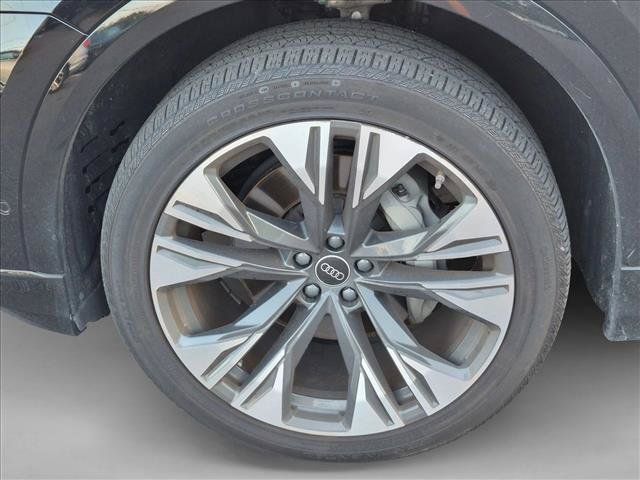 Used 2024 Audi Q8 Premium Plus w/ Premium Plus Package AWD/4WD image 10