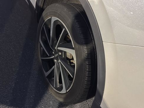 Used 2023 Lincoln Corsair Reserve image 10