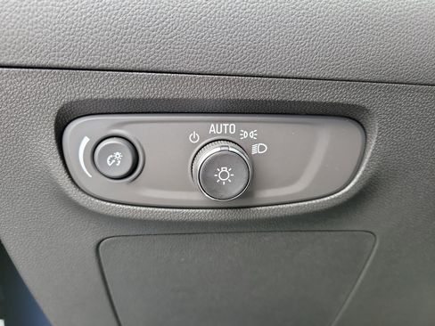 Used 2026 Buick Encore GX Avenir w/ Avenir Technology Package FWD image 22