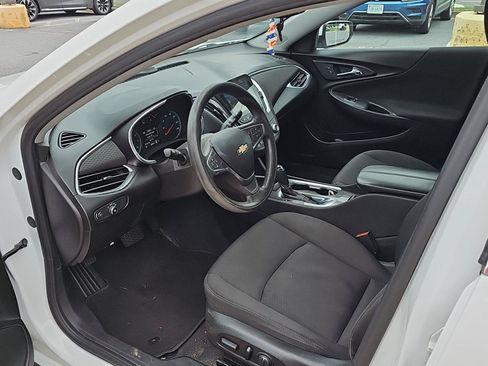 Used 2020 Chevrolet Malibu LT FWD image 17