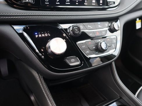 New 2026 Chrysler Pacifica Limited w/ S Appearance Package FWD image 9