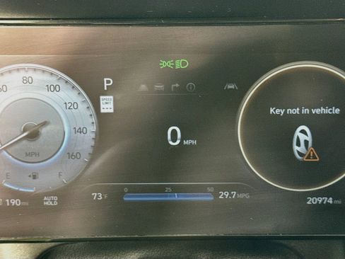 Used 2024 Hyundai Elantra SEL w/ Convenience Package FWD image 16