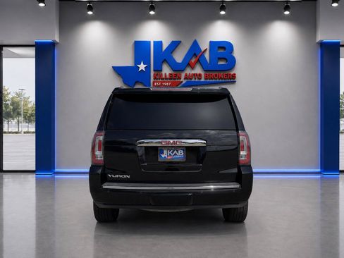 Used 2019 GMC Yukon Denali w/ Denali Ultimate Package AWD/4WD image 4