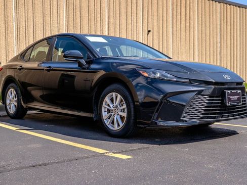 Used 2025 Toyota Camry LE w/ Convenience Package AWD/4WD image 2
