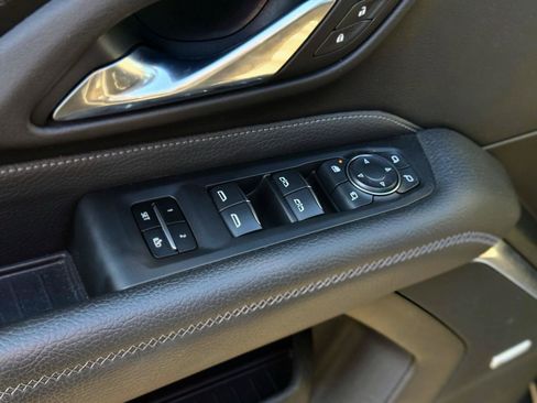 Used 2021 GMC Yukon XL Denali image 10