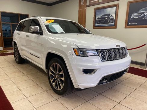 Used 2017 Jeep Grand Cherokee Overland image 7
