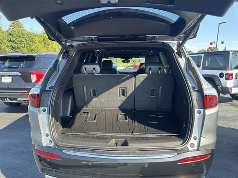 Used 2023 Buick Enclave Essence w/ Experience Buick Package image 30