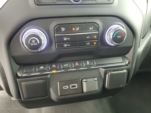 Used 2022 Chevrolet Silverado 1500 Custom AWD/4WD image 18