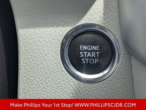 Used 2017 Toyota Highlander XLE FWD image 29